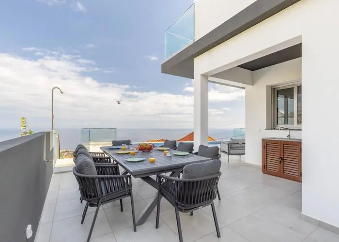 Oceano Sereno By Galmi Ponta do Sol (Madeira)